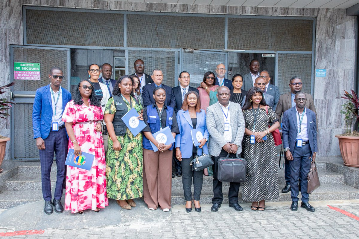 OMS_GABON's tweet photo. ☕Au Café de presse du SNU, le Dr Xavier Crespin a appelé à un partenariat renforcé entre l’OMS et les médias pour mieux informer, sensibiliser et mobiliser en faveur de la santé.
🤝 Un engagement partagé par les journalistes pour une information crédible et utile aux populations https://t.co/glgtmBEqLH