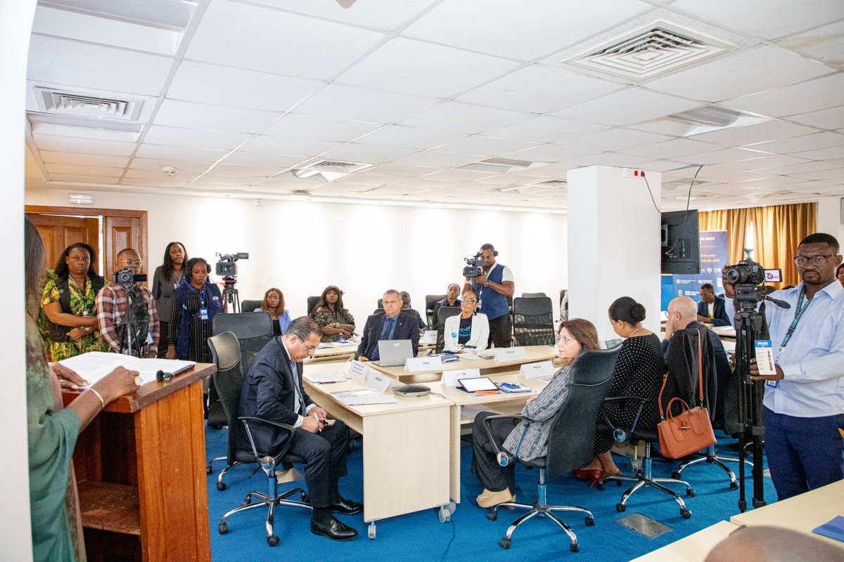 OMS_GABON's tweet photo. ☕Au Café de presse du SNU, le Dr Xavier Crespin a appelé à un partenariat renforcé entre l’OMS et les médias pour mieux informer, sensibiliser et mobiliser en faveur de la santé.
🤝 Un engagement partagé par les journalistes pour une information crédible et utile aux populations https://t.co/glgtmBEqLH
