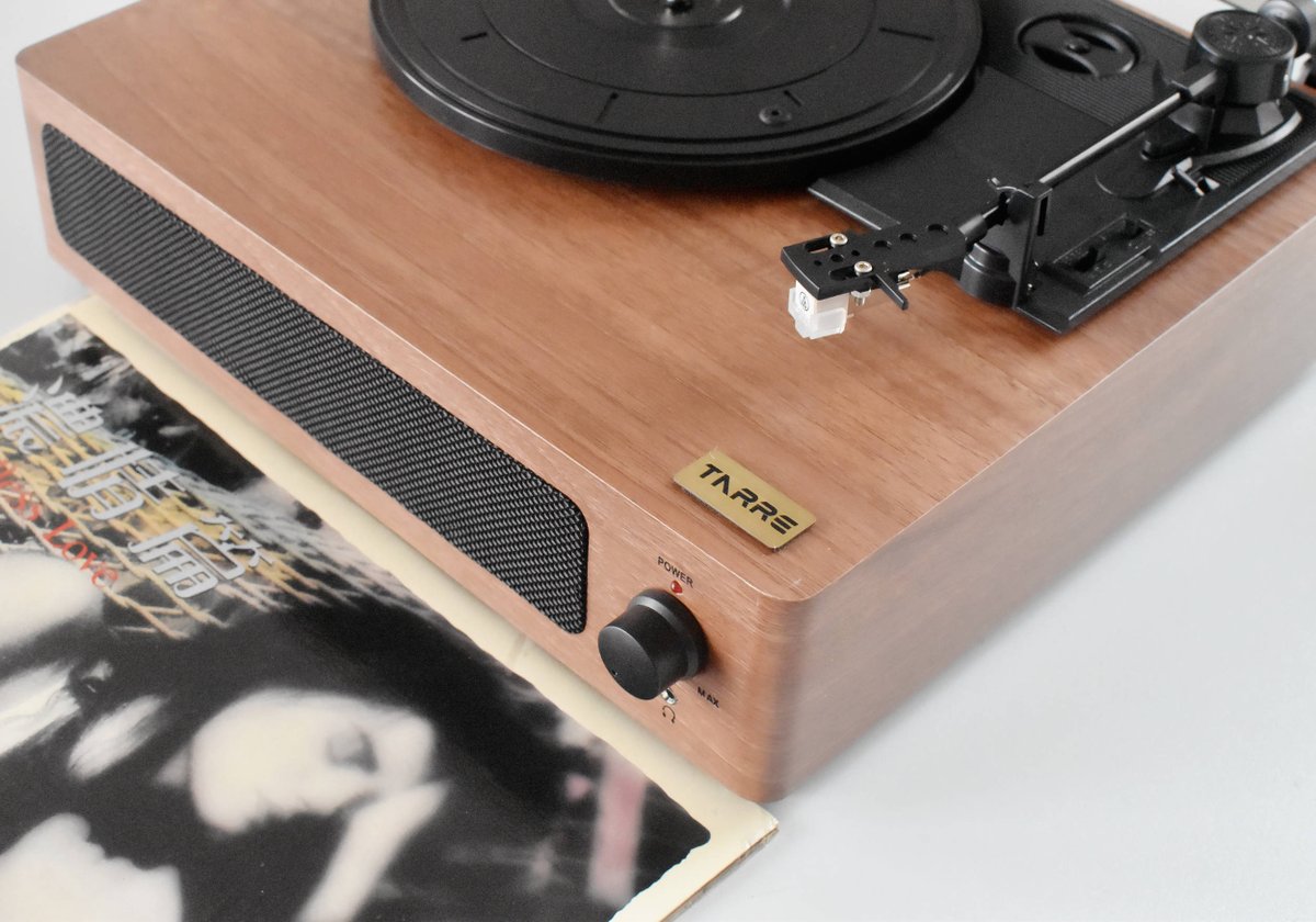 SunshineCaj8ez's tweet photo. Hoy me sumerjo en un vinilo que sonará como si me contara un secreto! La música vintage tiene un calor incomparable que me hace sentir vivo. https://t.co/MDcUWSSkyC