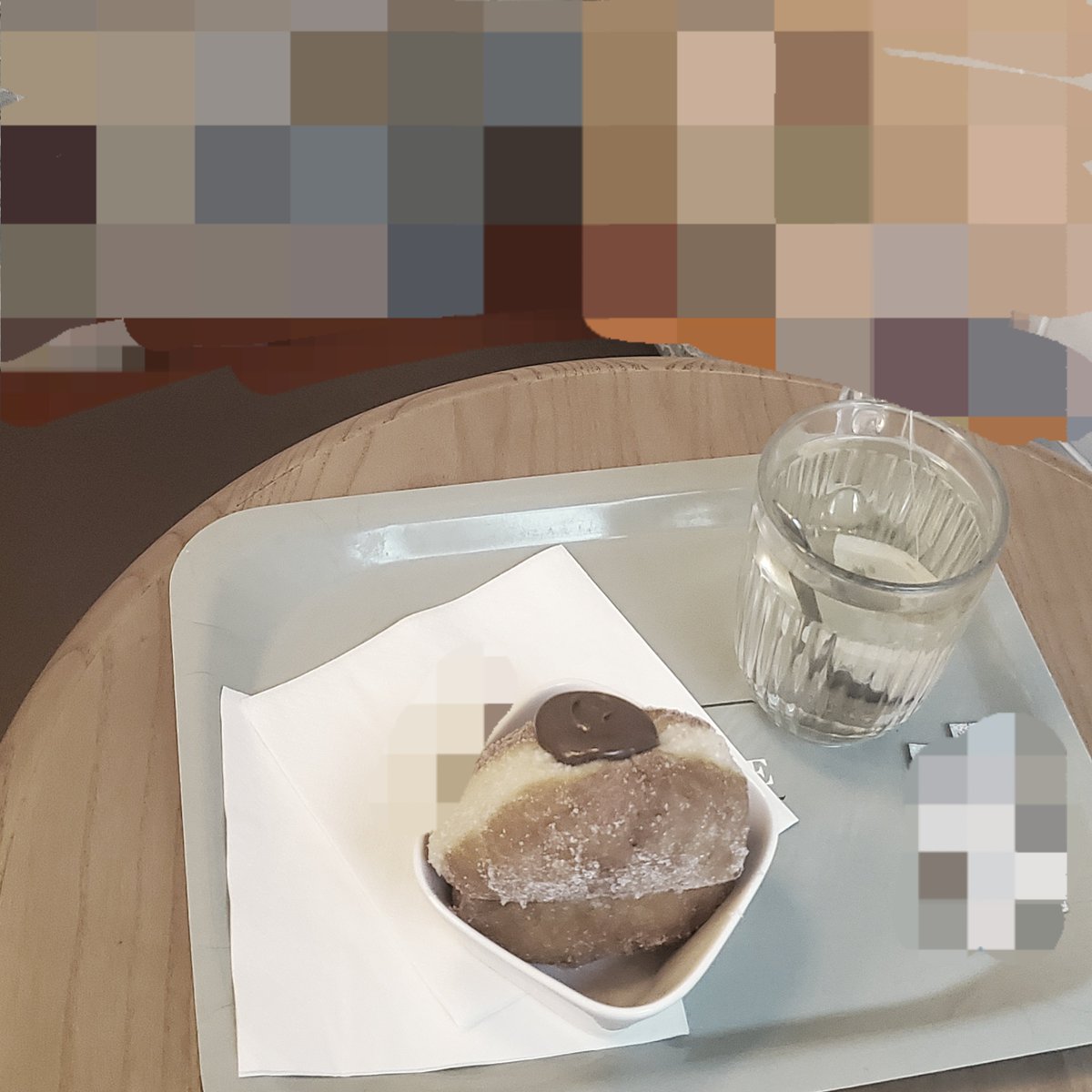 Mikadooo999's tweet photo. It's been over a month since I ghosted everyone. Today I went to a cafe to cheer me up. https://t.co/HXBxigJfqi