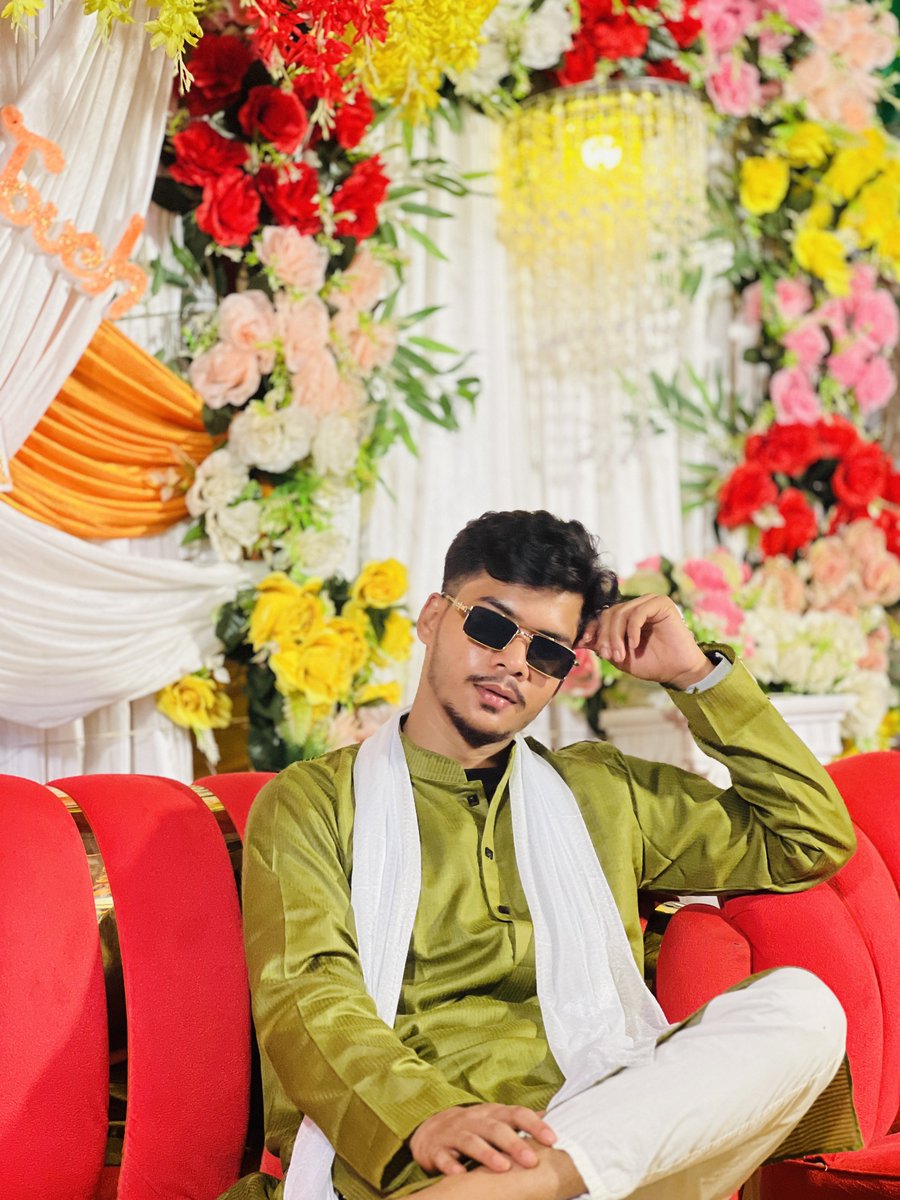 _Abid_Chowdhury's tweet photo. Hey 😌👋🏻
.
.
.
#photo
#wedding
#yellownight
#moodchallenge
#explore https://t.co/AwcFBrIVAx