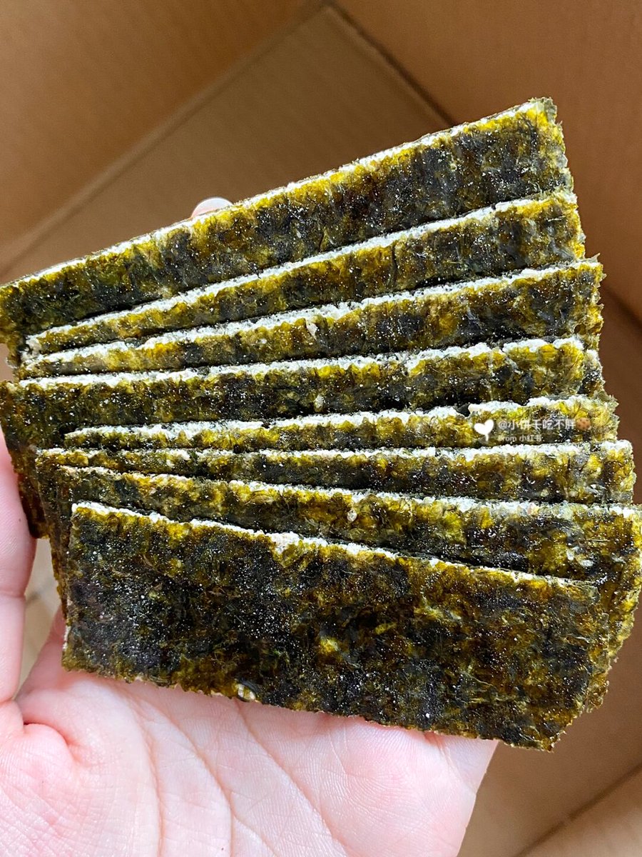 EnaRobinetbmbm's tweet photo. Sharing my favorite crispy seaweed snacks with you all! Crunchy, savory, and guilt-free—perfect for midday munchies. Tag a friend who needs this snack pick-me-up!， https://t.co/akvmrFUUGE
