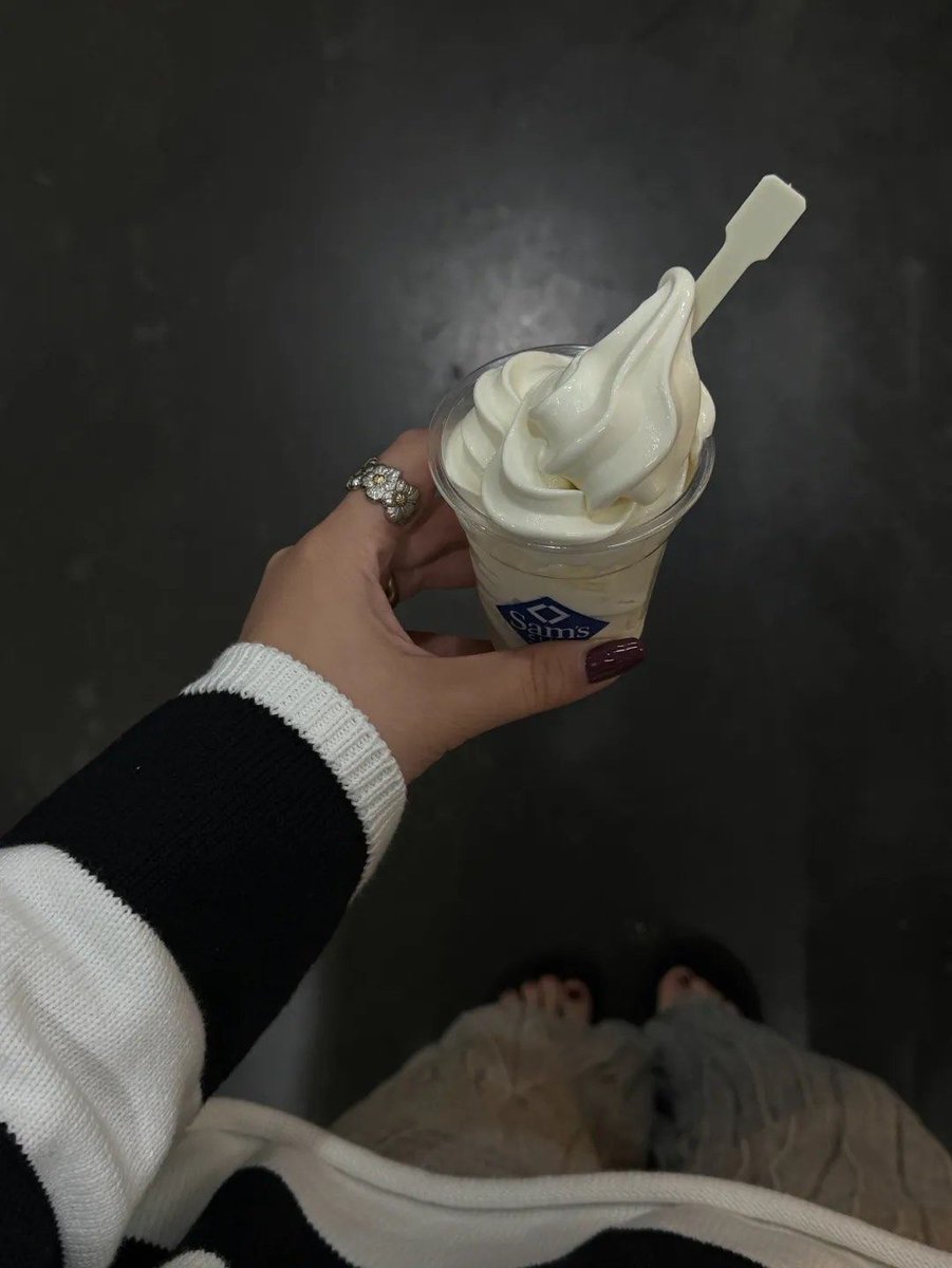 Ines0d3's tweet photo. Mira estos crocantes churros recién hechos con azúcar y canela! Perfectos para compartir con tu mejor persona en cualquier momento dulce ， https://t.co/W9OluI4QQp