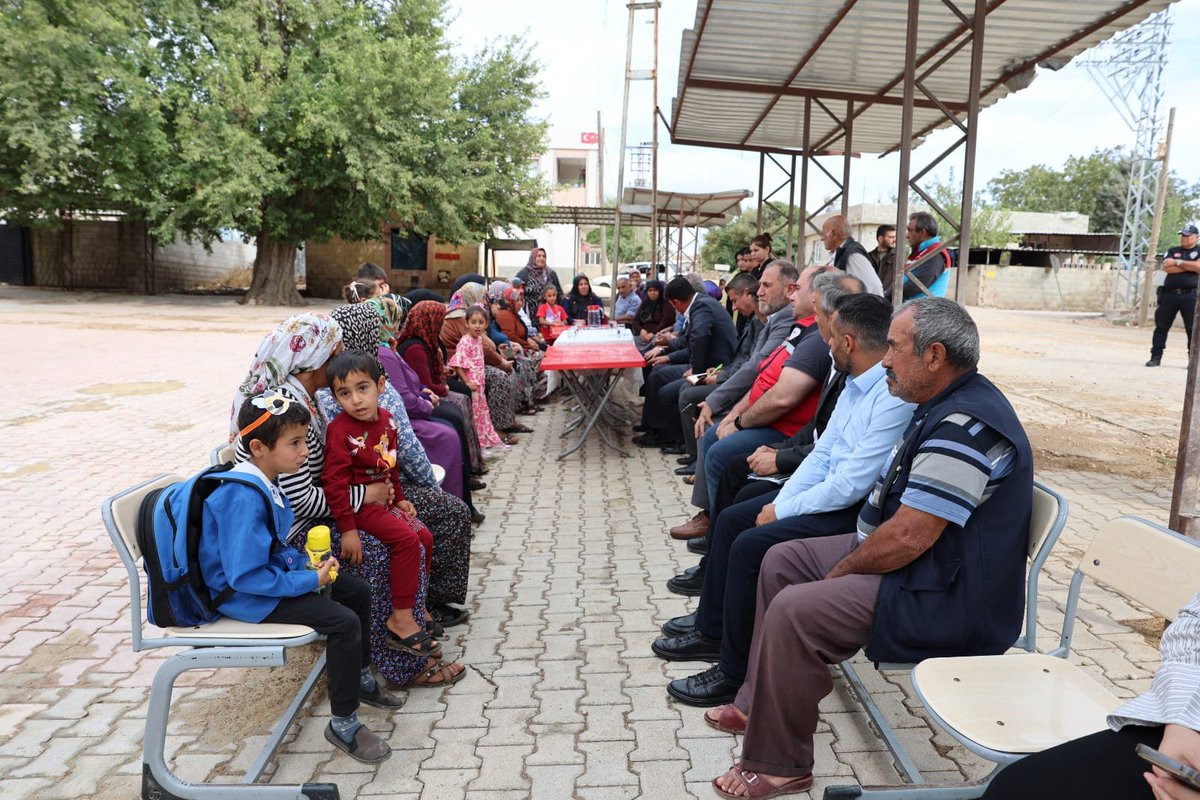 polatelikym's tweet photo. 📍 Ekrem Çetin ve Kürşat Ağca Mahalleleri Ziyareti

Kaymakamımız Sn. Esra Bozan, Ekrem Çetin ve Kürşat Ağca Mahallelerini ziyaret ederek vatandaşlarımız ile bir araya geldi. Kaymakamımız, mahallelerde yürütülen çalışmalar hakkında bilgi alarak vatandaşlarımızın talep ve önerilerini dinledi.