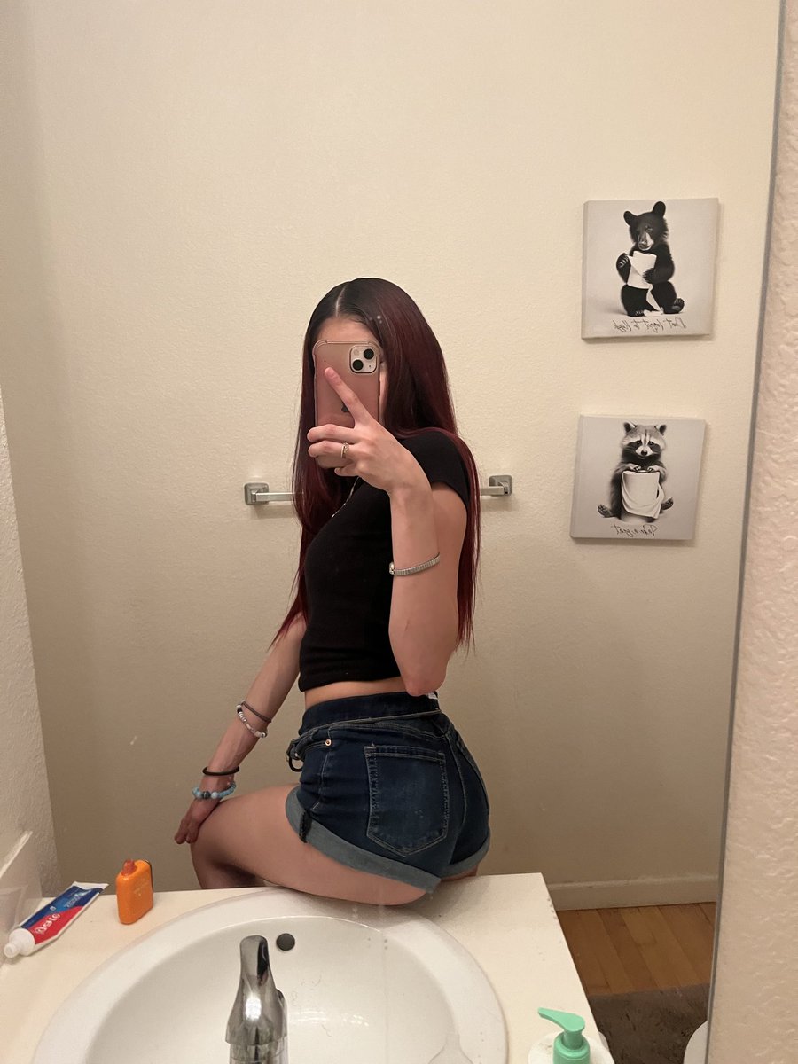 destinyy223's tweet photo. i do it better 😘 https://t.co/3cBPyiIHjr