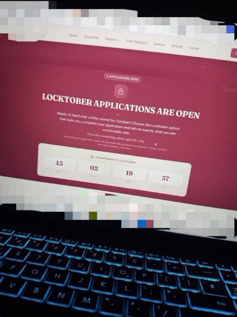 goddesskandyx_'s tweet photo. Locktober is right around the corner &amp; I’m sooo excited🔐 

Findom✨ https://t.co/jMCoWTteqH
