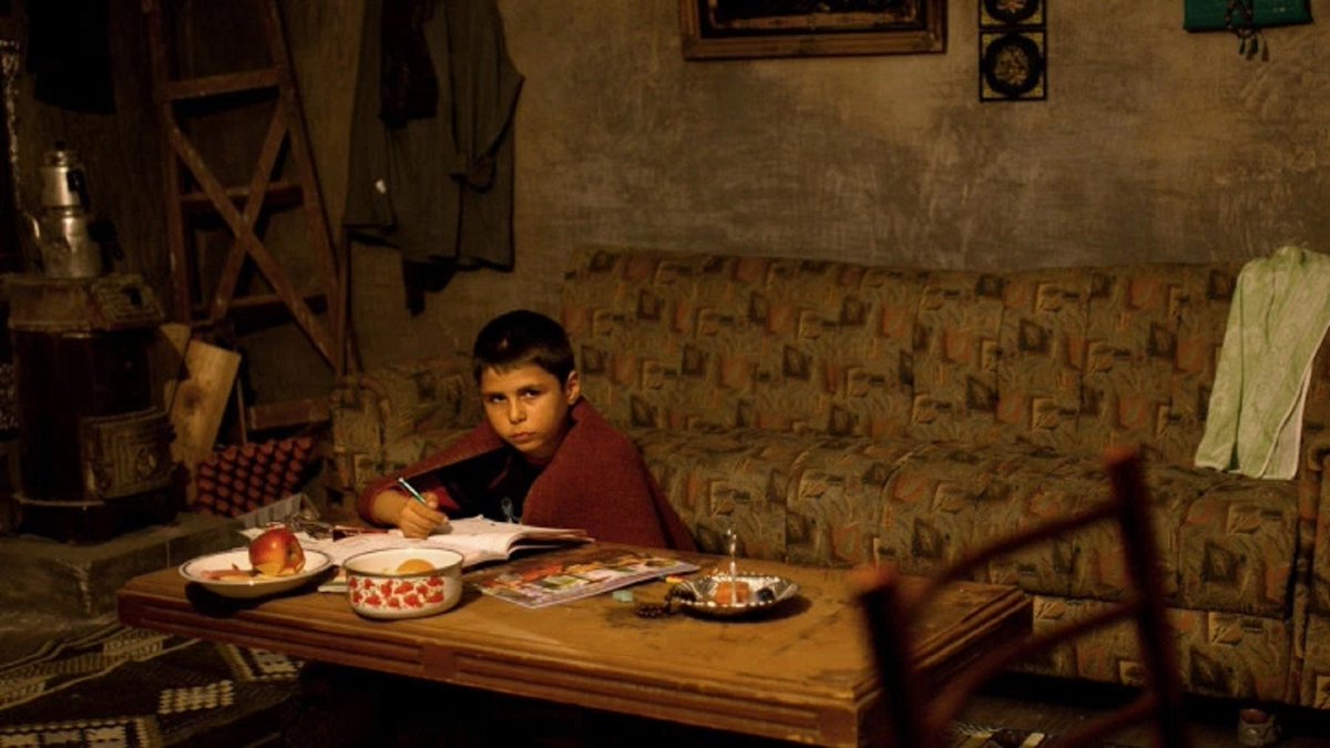 veokadar's tweet photo. O bakışı unutamadığın bir film karesi. https://t.co/zTR11ZERop