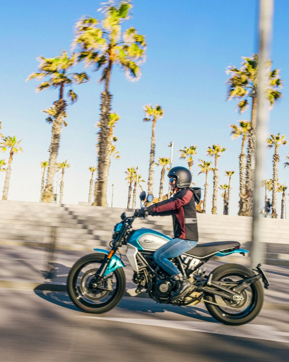 ducatiesp's tweet photo. ¿Plan urbano? 🏙️
La Ducati Scrambler Icon es tu compañera perfecta.

Ciudad, curvas y todo lo que venga. Tú pones el plan. Ella pone la actitud. 

#ducati #ducatiscrambler #tuplantuducati https://t.co/f2dkY2tXsC