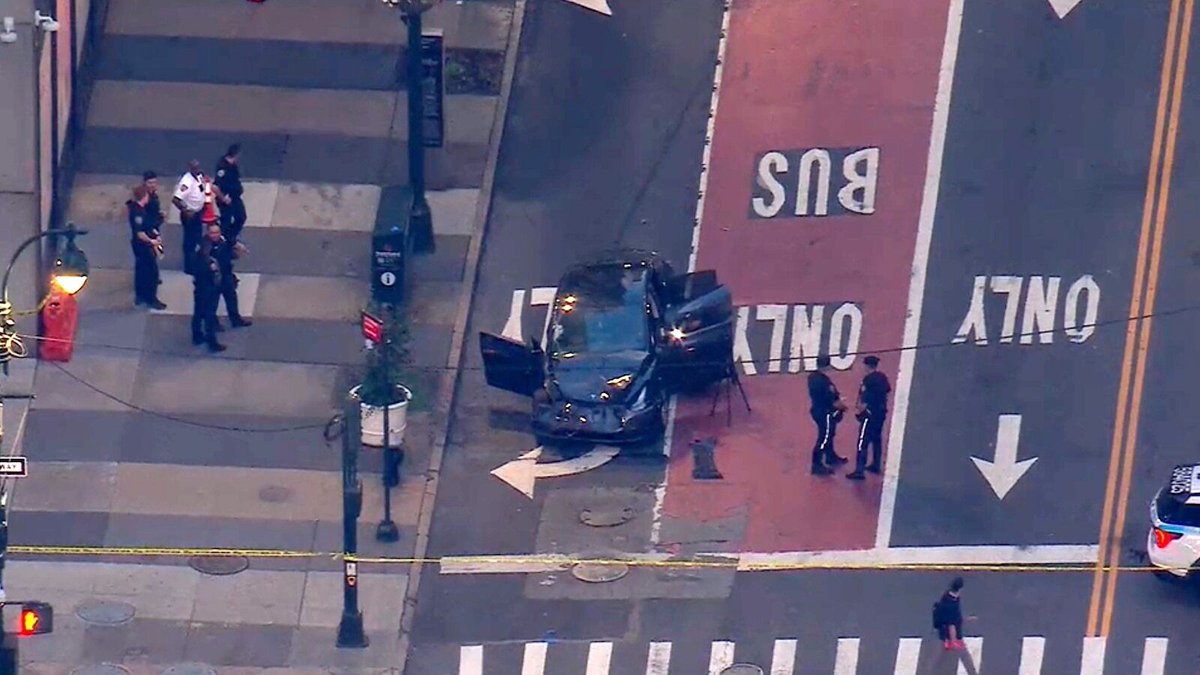 AutoTechAwards's tweet photo. Driver crashes Tesla into scaffolding in midtown Manhattan, killing passenger: Police - ABC News - Breaking News, Latest News and Videos
https://t.co/SrAKqEgc5L
#autotech #automotive #selfdriving #electricvehicles #automotiveinnovation #smartcars https://t.co/52Orj8X5GC
