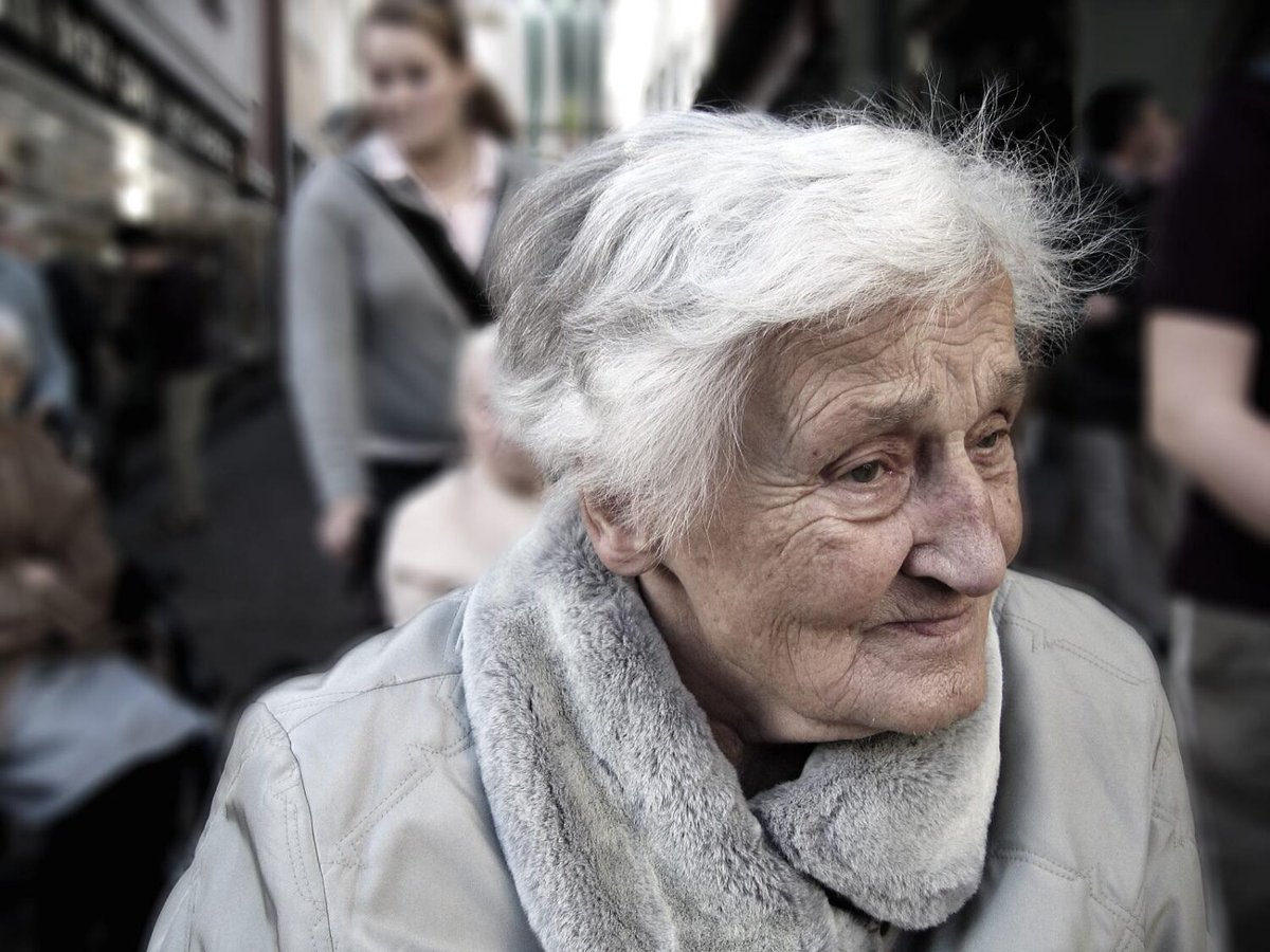 BVoltaire's tweet photo. Une nonagénaire violée et tuée par un Soudanais : le grand abandon de nos aînées- Par  @alienordep
Laura, dite "Juliette" est aujourd'hui pleurée par ses voisins qui la connaissaient depuis des décennies. 
 
https://t.co/BEPpdbD9V4 https://t.co/q45OssWOcQ