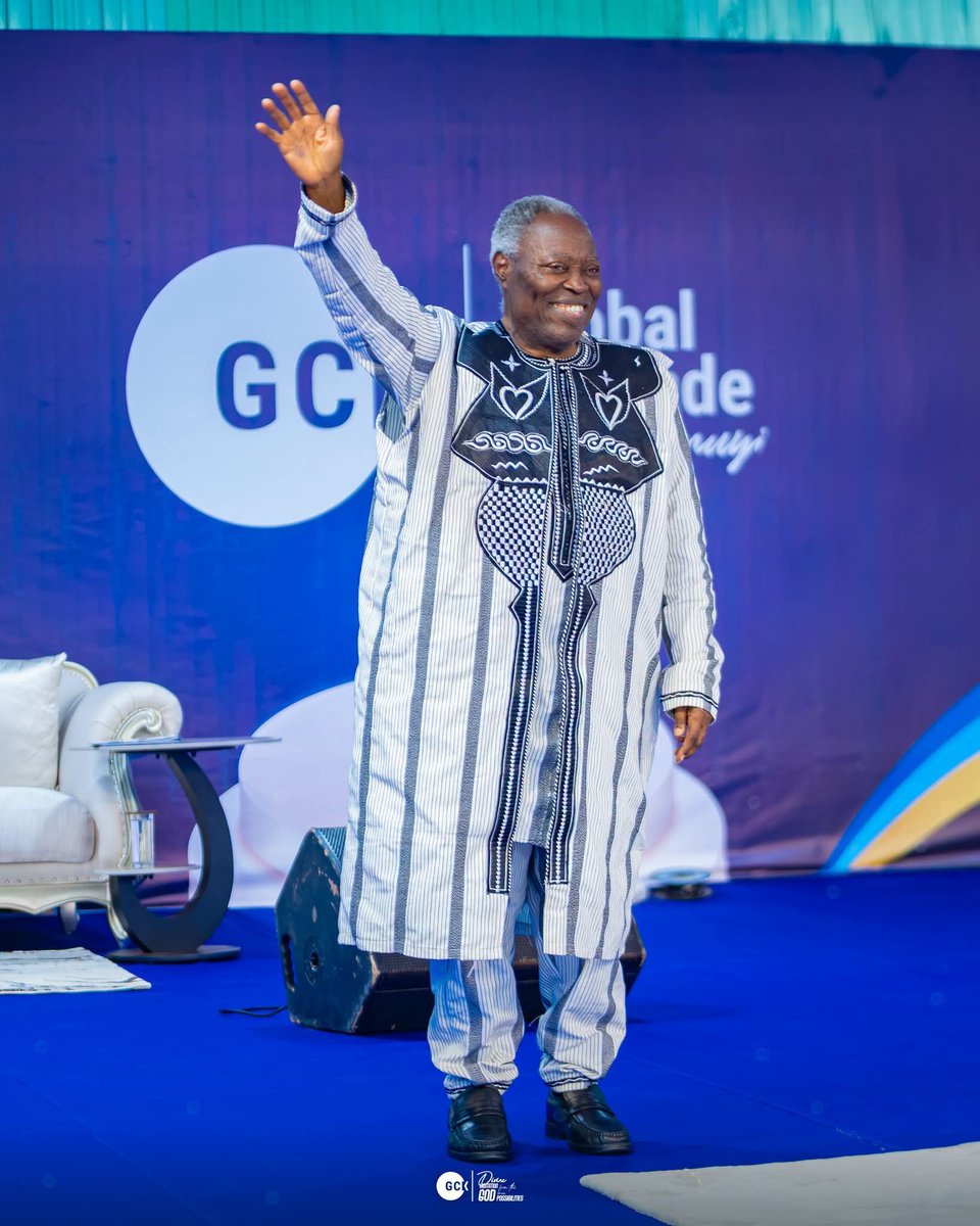 edidiongotong01's tweet photo. This is Beautiful 🥹😍😊

Benin Republic, well done o😁👏

Nice outfit on Pastor and Mummy @pastorwf_kumuyi 🤩

#GCKinBeninRepublic #GlobalCrusadewithKumuyi https://t.co/lhDa6kos1M
