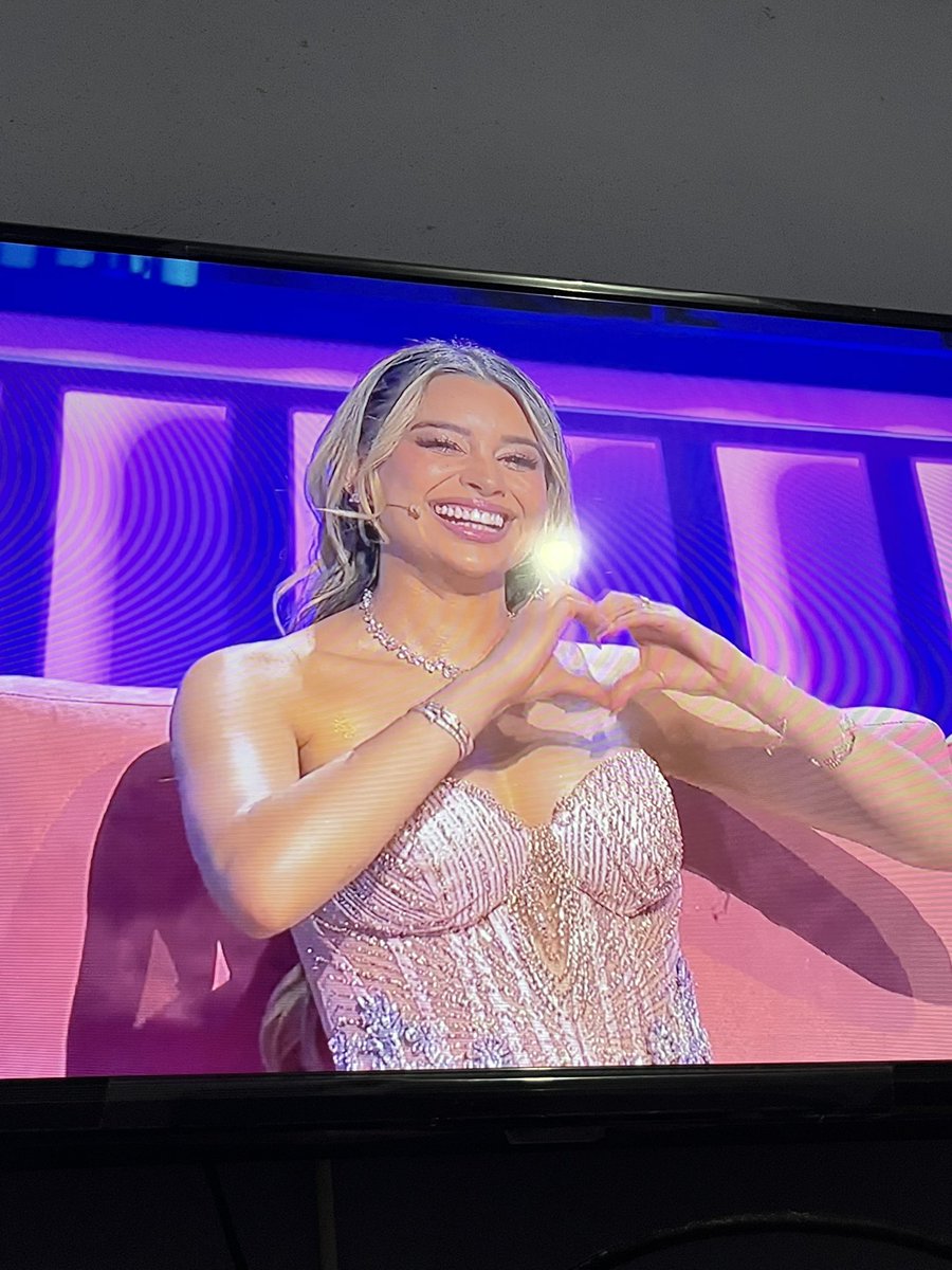 LizDominguez21_'s tweet photo. A unos minutos de ver a la chaparrita. Qué felicidad 🥹💖@DeyanaraBrianda 

BRIANDA EN CUÉNTAMELO YA 

#TeamBrianda #Brianda https://t.co/PAQjhLM7e5