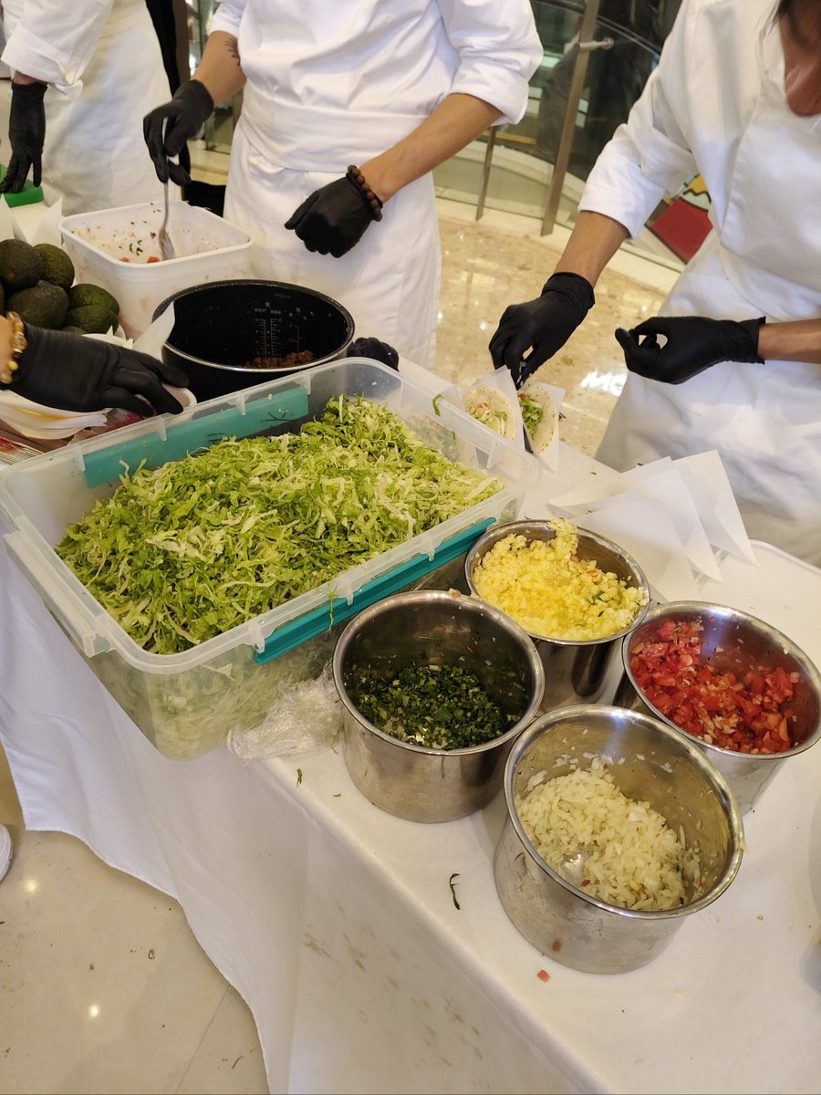 CarlineRae0sk's tweet photo. Preparé tacos caseros con carne molida, cilantro y limón – rápidos y deliciosos para la cena de hoy! https://t.co/taqvfUurlO