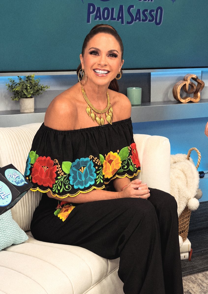 Lucxhgz's tweet photo. Me atrevo a decir que @LuceroMexico es la mujer más hermosa que México ha dado. 🌹 https://t.co/UC50lLgT7Y