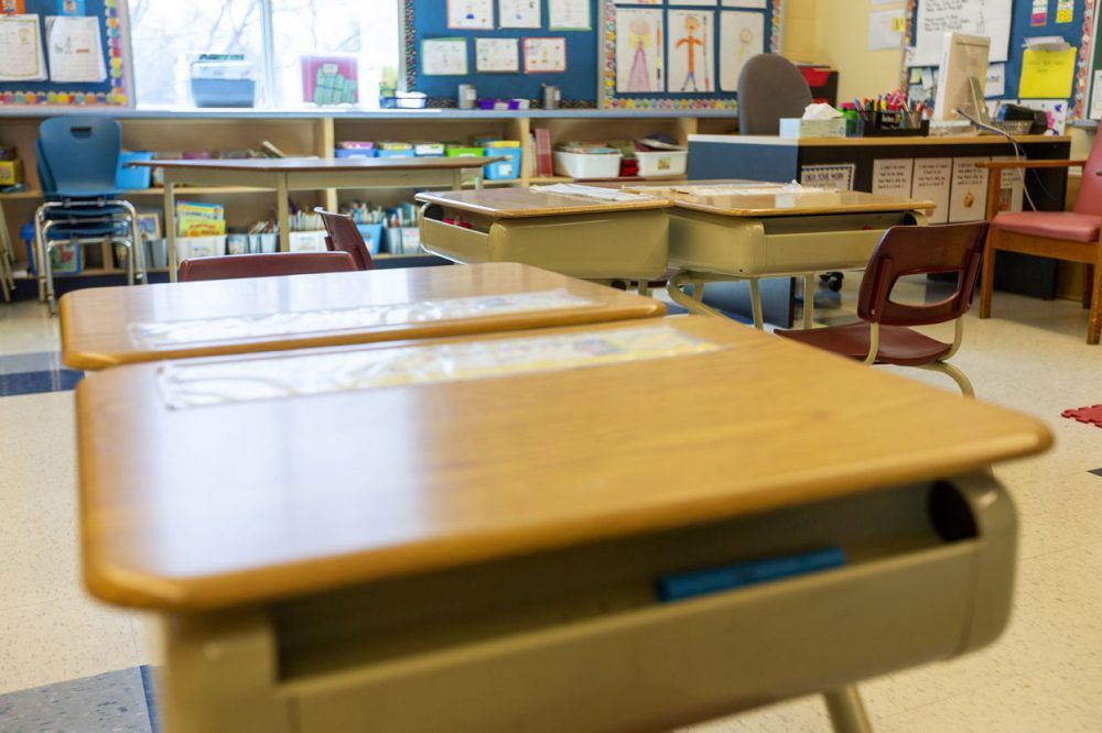 TheTorontoSun's tweet photo. 70% of teachers feel overwhelmed, many recently considered quitting: Survey https://t.co/B18NF0qe3V https://t.co/NbwS7zmG1F