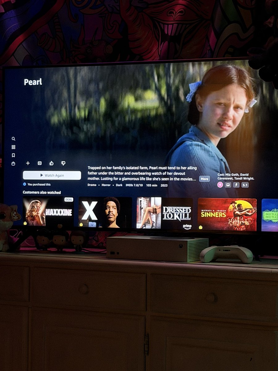 mandiisdaddy's tweet photo. “Horror” movies in bed kinda night🤧 but in reality it’s just women being treated poorly by men🫩 

The visuals on this new tv are INSANE, it’s the same specs as my 65” in my living room, so so happy I can bedrot again🥰 https://t.co/y6u0R2hiOW