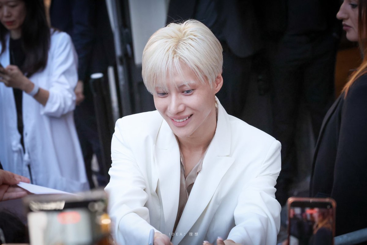 IDEAforTAEMIN's tweet photo. 260929 MaisonMargiela

Paris

3P

#TAEMIN #태민 #テミン 
#TAEMINxMaisonMargiela
#TAEMIN #MaisonMargiela
#TAEMINxMaisonMargielaSS27 https://t.co/t8Bv78ObGc