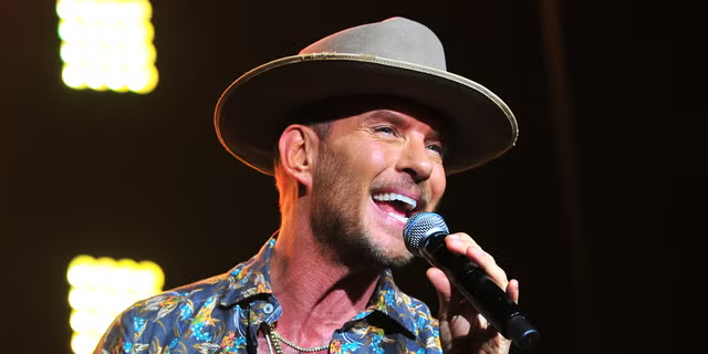 JuanC_Rdgz's tweet photo. 🎵 Happy Birthday Matt Goss 🎂🎵 
#MattGoss #Bross #HappyBirthdayMattGoss https://t.co/mkmgDc2iXB