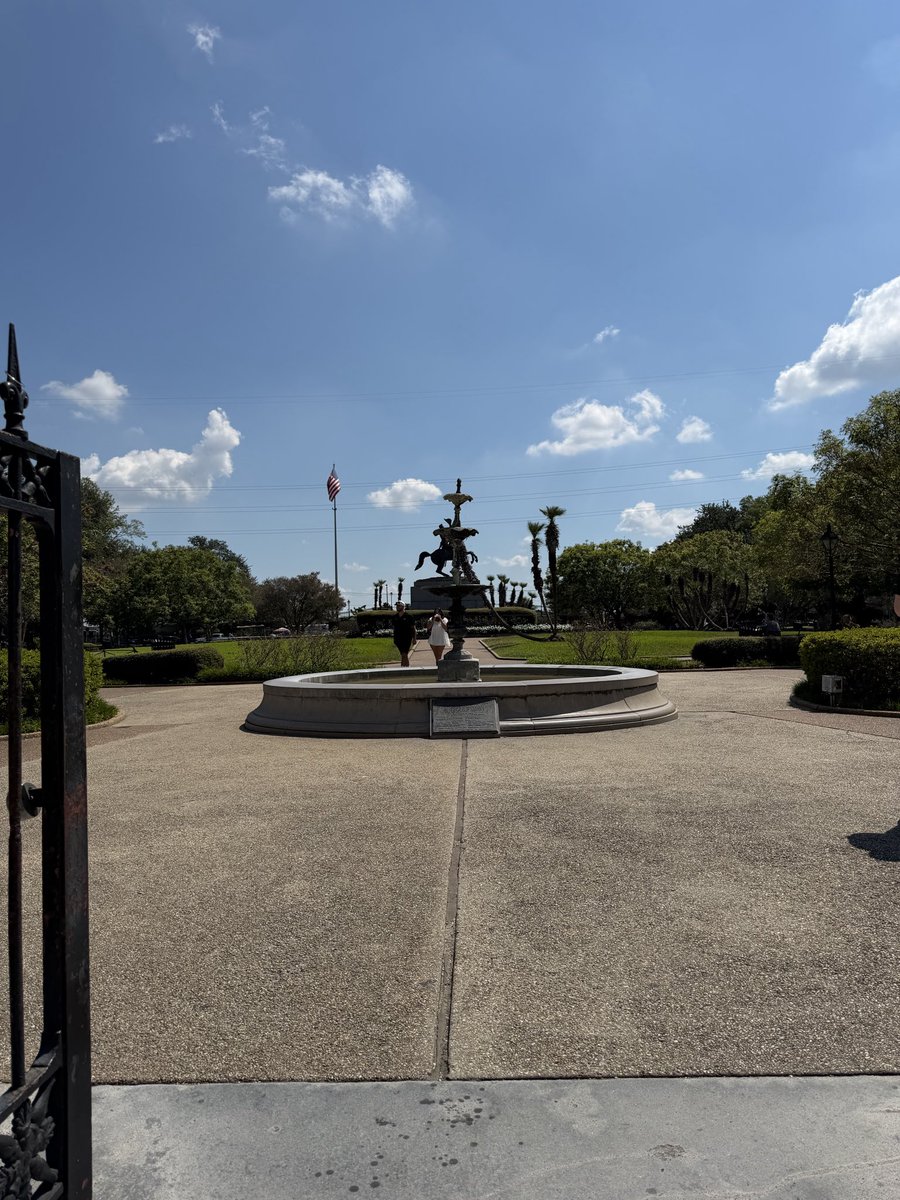 FreddyLA7's tweet photo. Wandering through New Orleans at the moment. Definitely one of the most unique cities we’ve been to in the US so far. The architecture, the narrow streets, the balconies. In some parts it almost feels like you’re somewhere in Southern Europe. https://t.co/TTpEJosUJ1