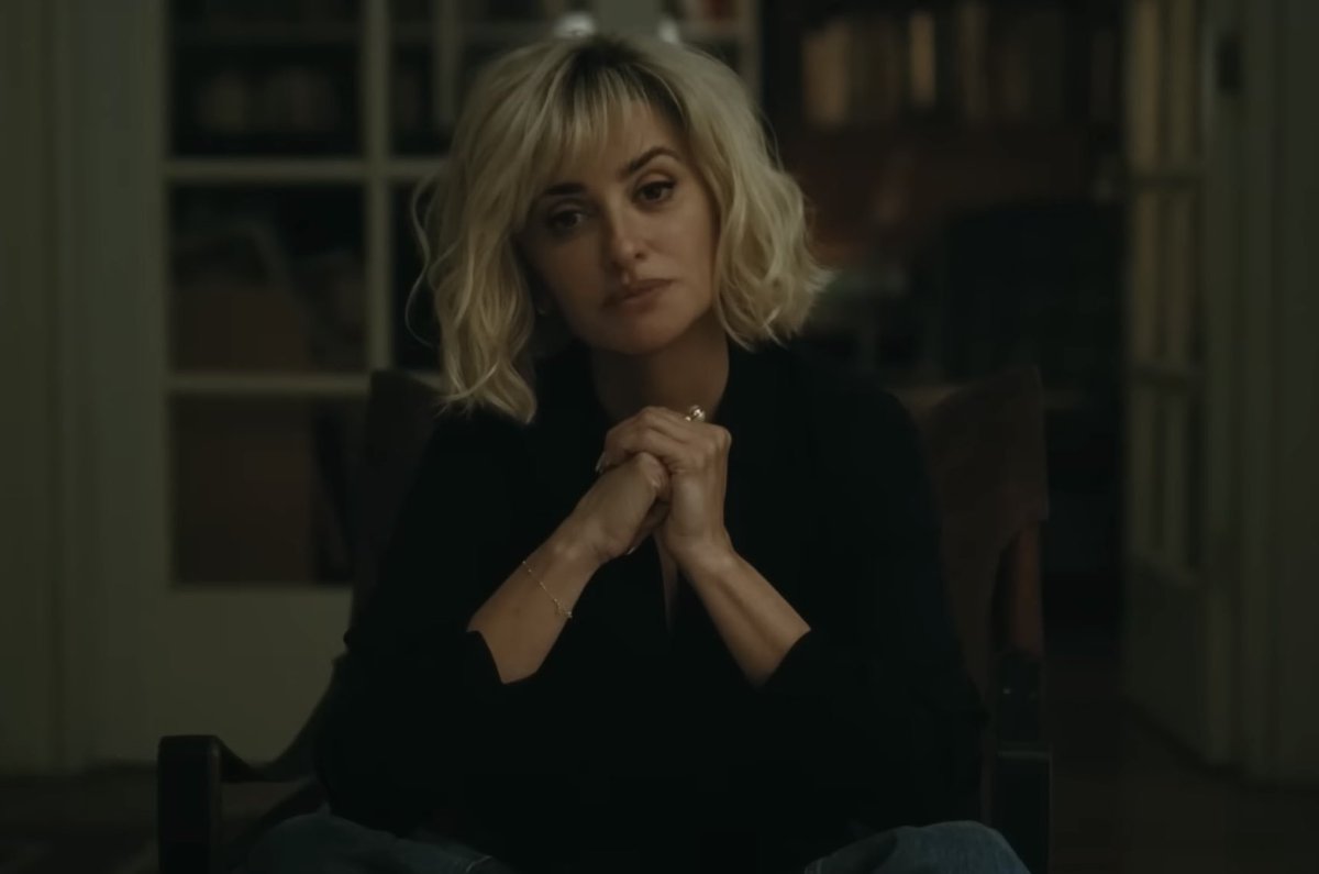 therogercalvo's tweet photo. That Penélope Cruz double Supporting Actress Oscar nom is gonna hit like crack. THE screen presence. THE magnetism. The way she SERVED for 10 min straight in LA BOLA NEGRA and the IMPACT she had. The way she COMMANDED the room in THE INVITE. She truly ATE both of these roles🙂‍↕️ https://t.co/msLQP4Dulk