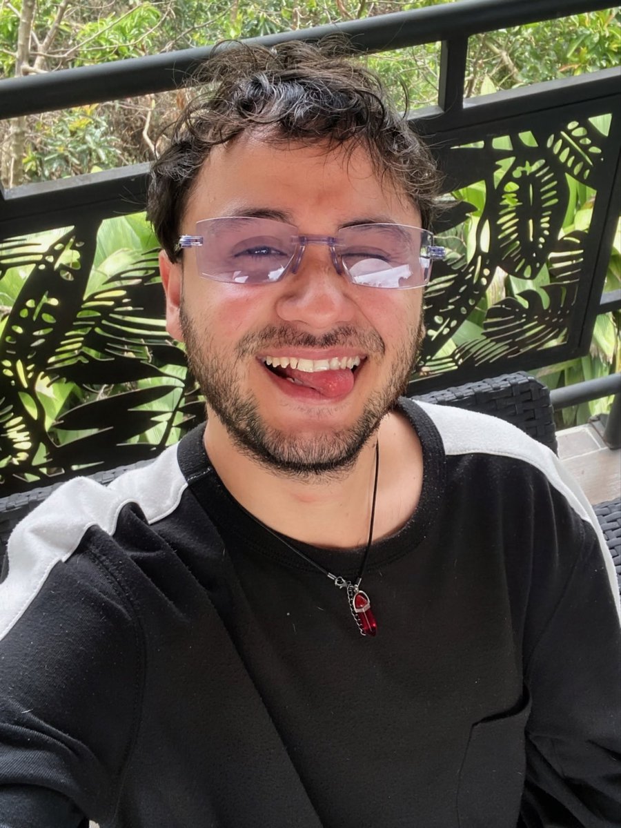 yerito1999's tweet photo. Con gorra o con gafas?🧐 https://t.co/bjSPPXjjGA