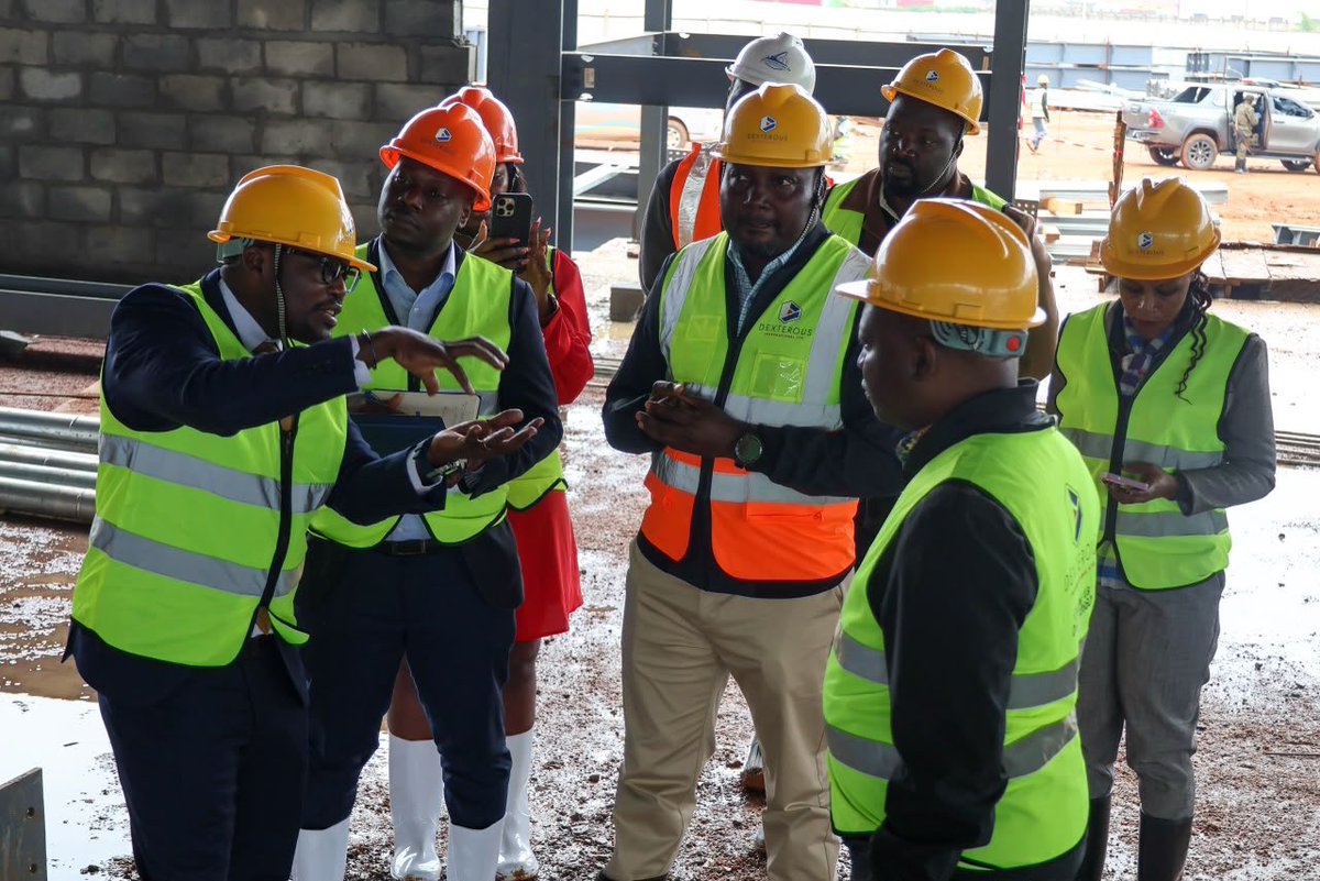 CAkwesigye's tweet photo. "We appreciate the work MHS is doing and the jobs, technology and knowledge it is bringing to Uganda," said Hon. David Bahati at today's factory tour. 🇺🇬

Thank you, Minister, for backing #MadeInUganda health manufacturing.

#MicrohaemScientifics https://t.co/bvCXuQZoMq