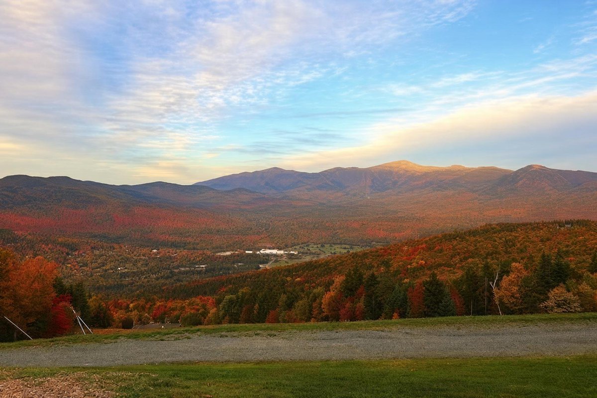 MrsSarahZee's tweet photo. Berlin, New Hampshire, where you can still buy cheap real estate.  
If you can handle winter, love natural beauty, and especially if you work remotely, excellent opportunity awaits here. 
📸 Donald Lanteigne https://t.co/Kkf7acEYDx