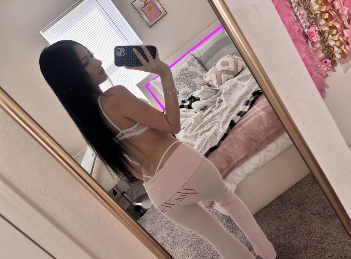 tripforashley's tweet photo. Since you guys liked the last one 😝 https://t.co/BhQbho9L5V