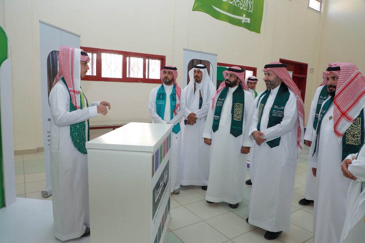 moe_hud's tweet photo. شارك سعادة مساعد وزير التعليم في حفل المدارس المتكاملة المقام في ثانوية أجنادين بمناسبة #اليوم_الوطني_السعودي وسط أجواء يسودها الفرح والاعتزاز بأمجاد الوطن ومستقبله المشرق.
#عزنا_بطبعنا
#تعليمنا_قيم
#تعليم_الحدود_الشمالية https://t.co/FgiqEDCm1S