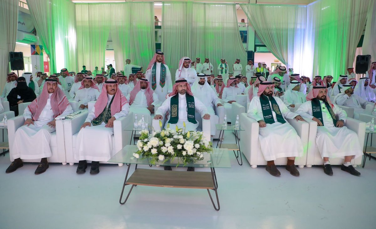 moe_hud's tweet photo. شارك سعادة مساعد وزير التعليم في حفل المدارس المتكاملة المقام في ثانوية أجنادين بمناسبة #اليوم_الوطني_السعودي وسط أجواء يسودها الفرح والاعتزاز بأمجاد الوطن ومستقبله المشرق.
#عزنا_بطبعنا
#تعليمنا_قيم
#تعليم_الحدود_الشمالية https://t.co/FgiqEDCm1S