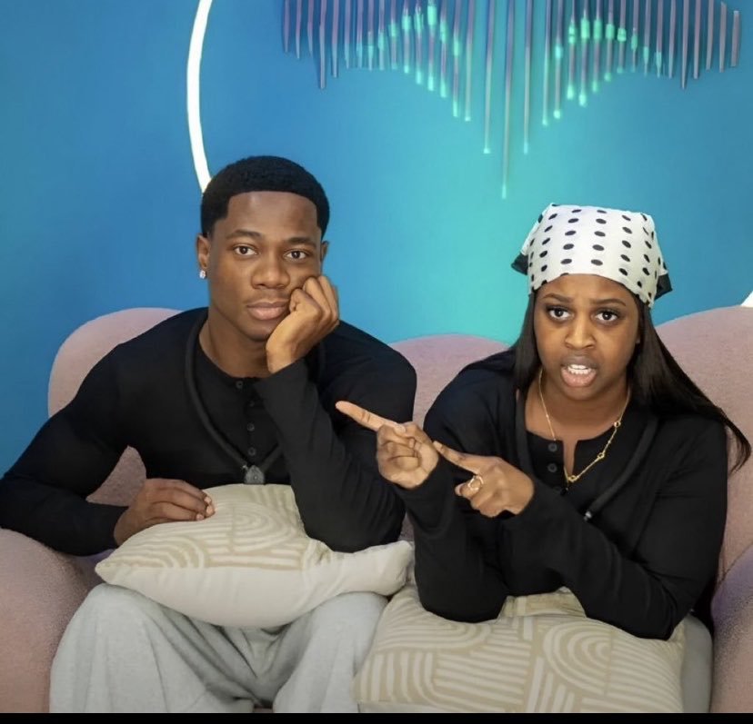 Avoidmeeeeeeee's tweet photo. But he gave  Temi the shirt na...he should ask her too, maybe she did not return it. You know she "jokingly takes people's things" #BBNaija https://t.co/2Ay1up6YEY