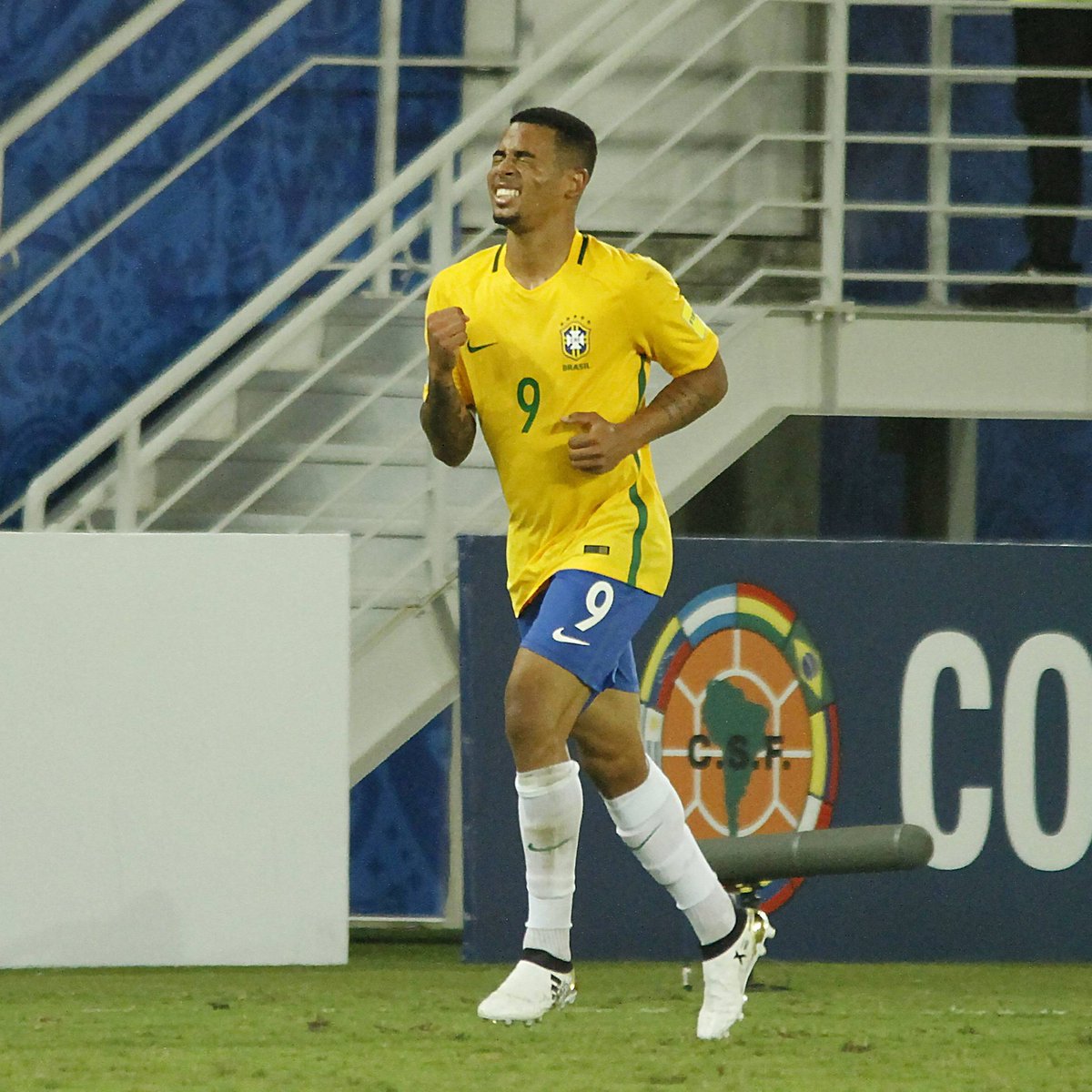 SofascoreBR's tweet photo. 🔎 l Curiosidade: 

Endrick (20 anos) é o jogador mais jovem a somar 6 participações em gols pela Seleção Brasileira desde Gabriel Jesus, em 2016! 💎💎

Jesus chegou a sua 6ª participação em gol com 19 anos e 6 meses.
