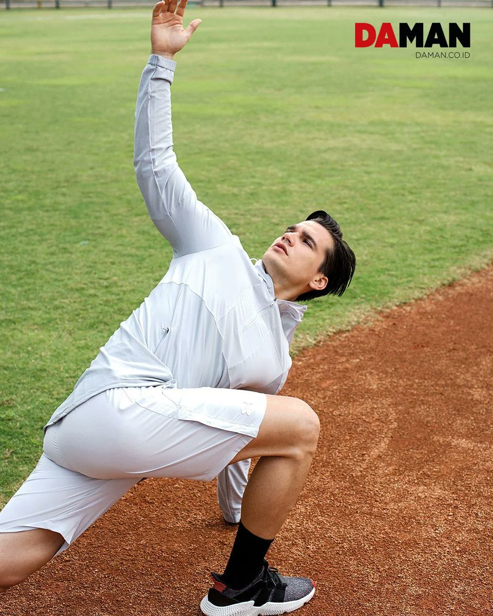DAMAN_Magazine's tweet photo. Isometric yoga holds engage deep core muscles to improve overall movement stability

Read more
https://t.co/EIzNflxCsd https://t.co/EjtUYzoIWF