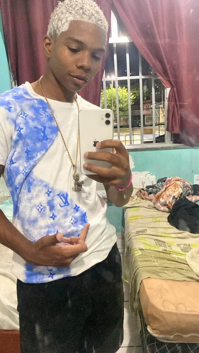 lorranbruxo's tweet photo. só agradecer a Deus por Tudo que ele fez por mim, por mais um ano de vida 🥳🙌🏾🫶🏾 https://t.co/xim3hei6Ov