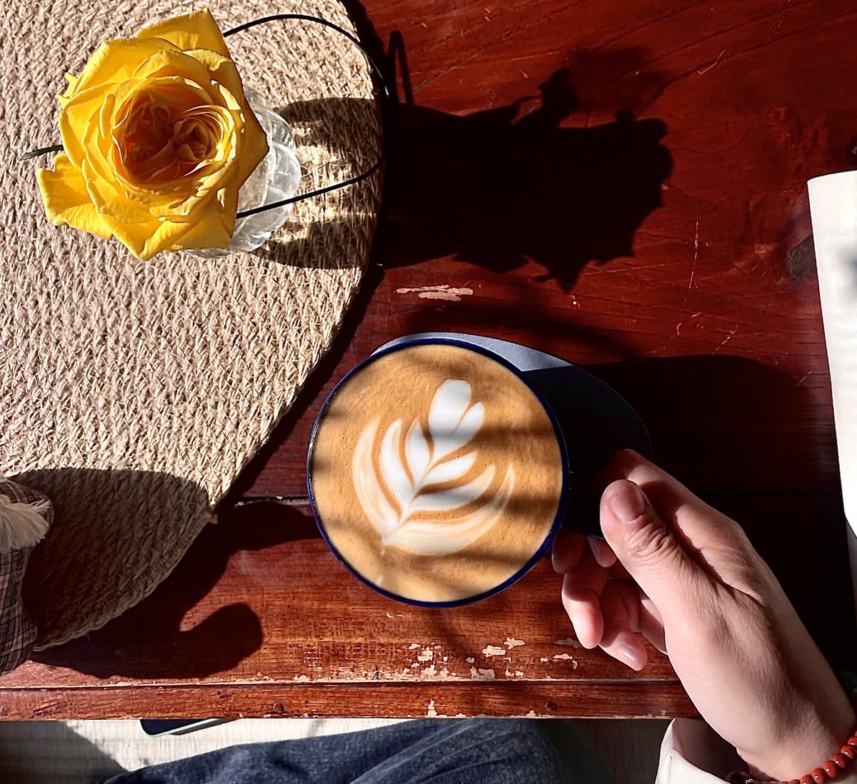 CalistaSmozj2's tweet photo. It’s National Coffee Day! A hot brew, cozy vibes, and all the small joys to fuel your day.  #NationalCoffeeDay https://t.co/T88NAvUpmn