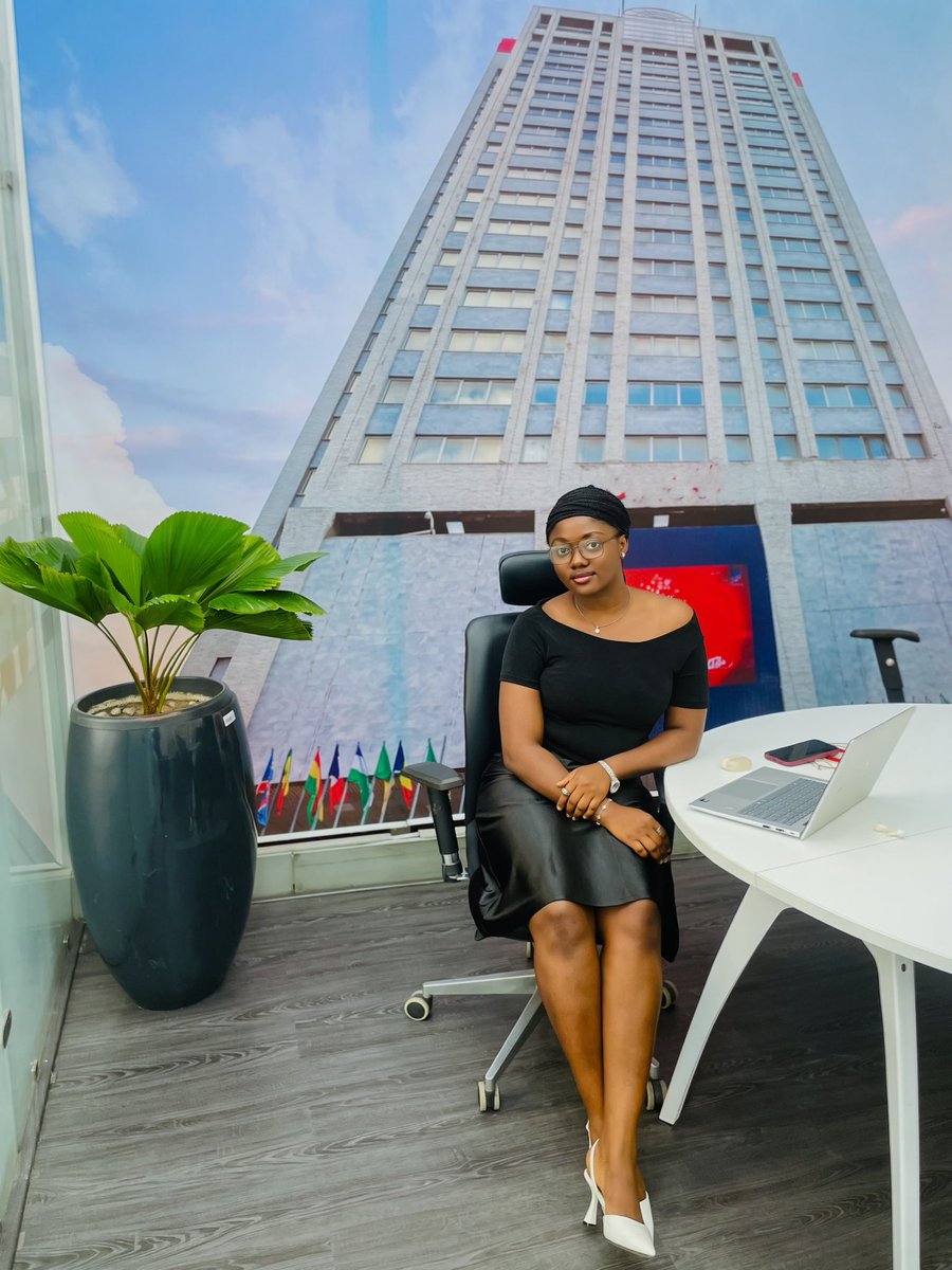 kwinjae's tweet photo. An Igbo woman in finance. 🤍 https://t.co/wIHJSiWXFa