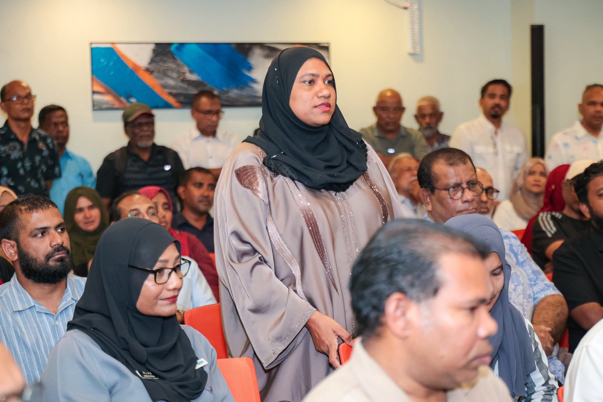 Muraidhooge's tweet photo. ތަޖުރިބާ އެބަހުރި. ކަންކުރެވޭނެކަން ދައްކައިފި. 2028 ވަނަ އަހަރު އަނެއްކާވެސް އުފެދިގެން އަންނާނީ ރަތްލާޖެހި @MDPSecretariat ގެ ވެރިކަމެއް. @abdulla_shahid ގެނެސްދެއްވާނީ ފުދުންތެރި ދިވެހި ރާއްޖެއެއް.

#FudhuntheriDhivehiRaajje 
#Shahid2028 https://t.co/DgYaOVjyUg