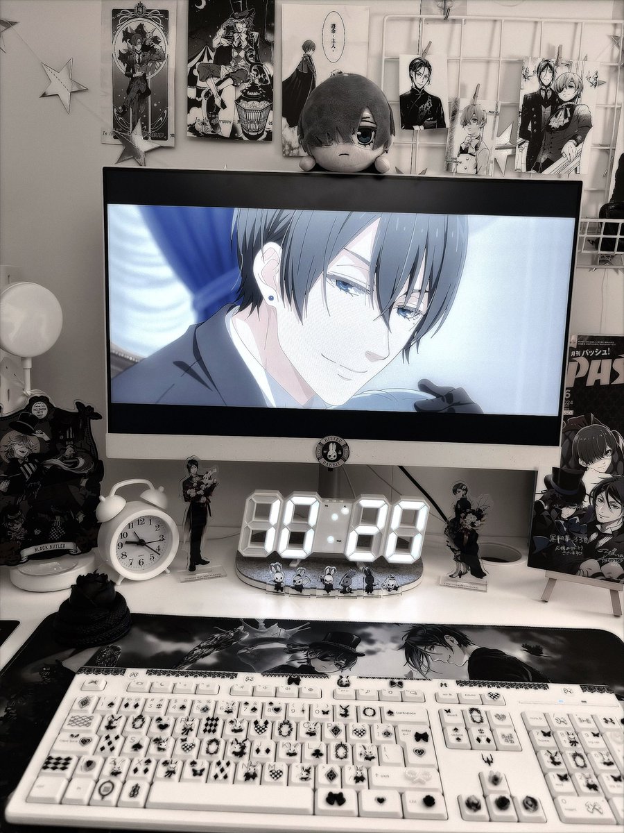 Vinseciro's tweet photo. Watching green witch arc again.
#blackbutler https://t.co/qQ2AmMYVbY