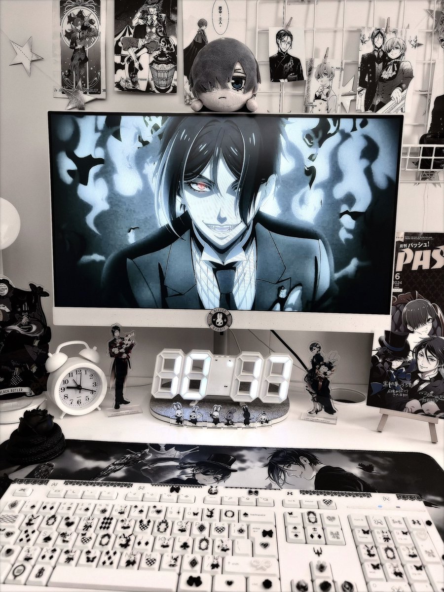 Vinseciro's tweet photo. Watching green witch arc again.
#blackbutler https://t.co/qQ2AmMYVbY