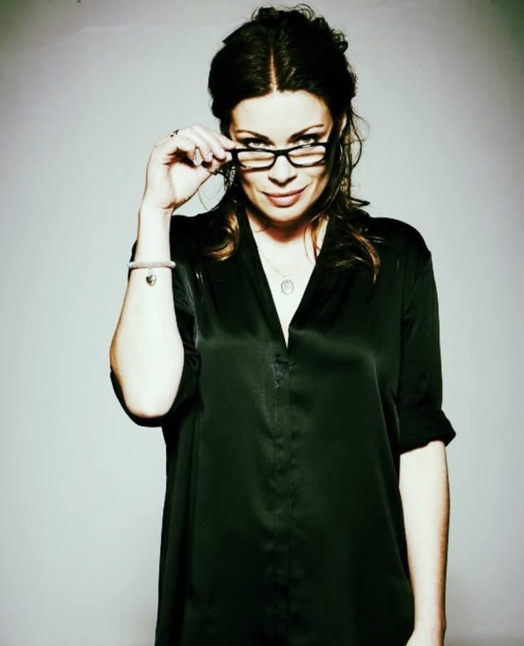 lesbianranch's tweet photo. ali wearing glasses 🙂‍↕️ https://t.co/sN3Ktm1Jva