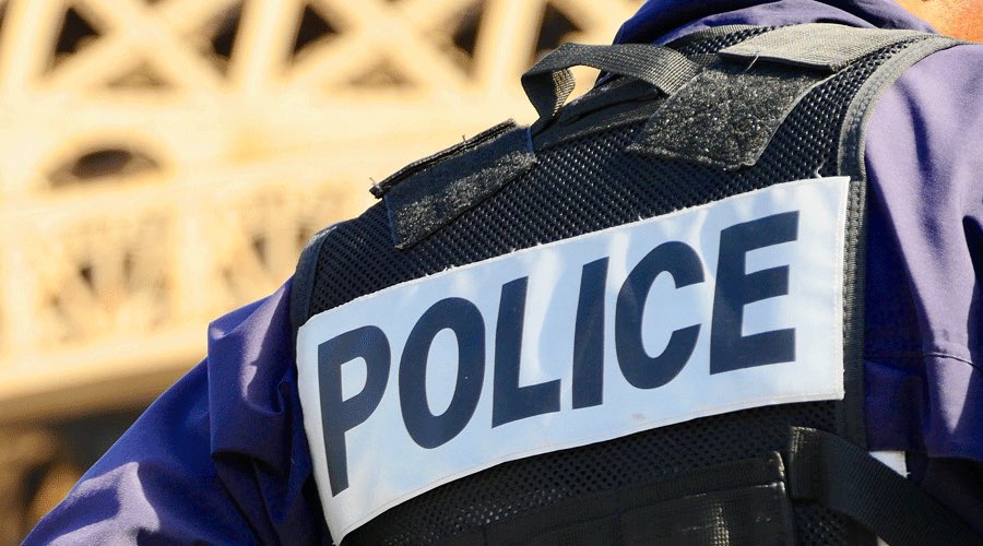 AltcoinsFrance's tweet photo. 🚨 🇫🇷  UN PÈRE DE FAMILLE AGRESSÉ CHEZ LUI POUR SES CRYPTOS PRÈS DE MONTPELLIER

Un habitant de Saint-Jean-de-Védas, près de Montpellier, a été agressé à son domicile ce mardi 29 septembre, dans une affaire liée aux cryptomonnaies, selon Midi Libre.

L’homme avait déjà été victime d’une violente tentative d’extorsion à son domicile en avril dernier, également sur fond de cryptomonnaies.

Trois suspects ont été interpellés à la suite des faits survenus ce mardi.