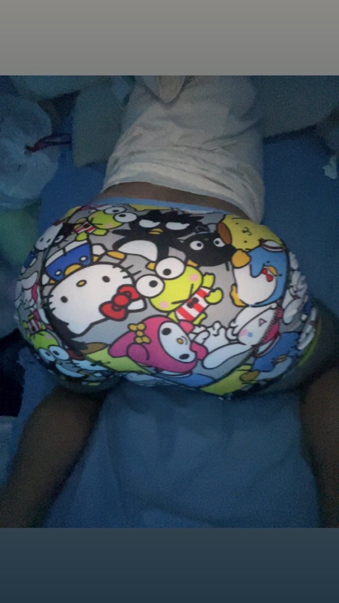 zakegoony's tweet photo. yall fw my hello kitty underwear and tight virgins? 
#butt #ass #twink https://t.co/cBbcjnyDen