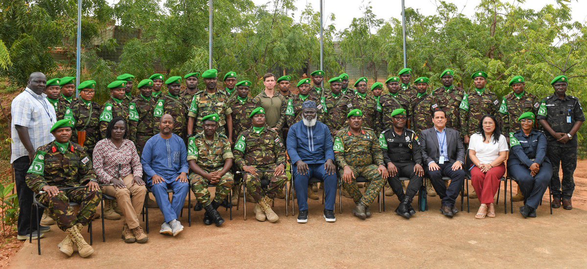 gedo247's tweet photo. @aussom_ chief Amb. El Hadji Ibrahima Diene visited the mission’s Sector 2 headquarters in #Kismayo accompanied by the force commander and senior officials.
The delegation met #Kenyan troops and AUSSOM chief Amb El Hadji Ibrahima Diene visited
#AUSSOM #Kenya #Kismayo #Sector2 https://t.co/djd5yiJtja