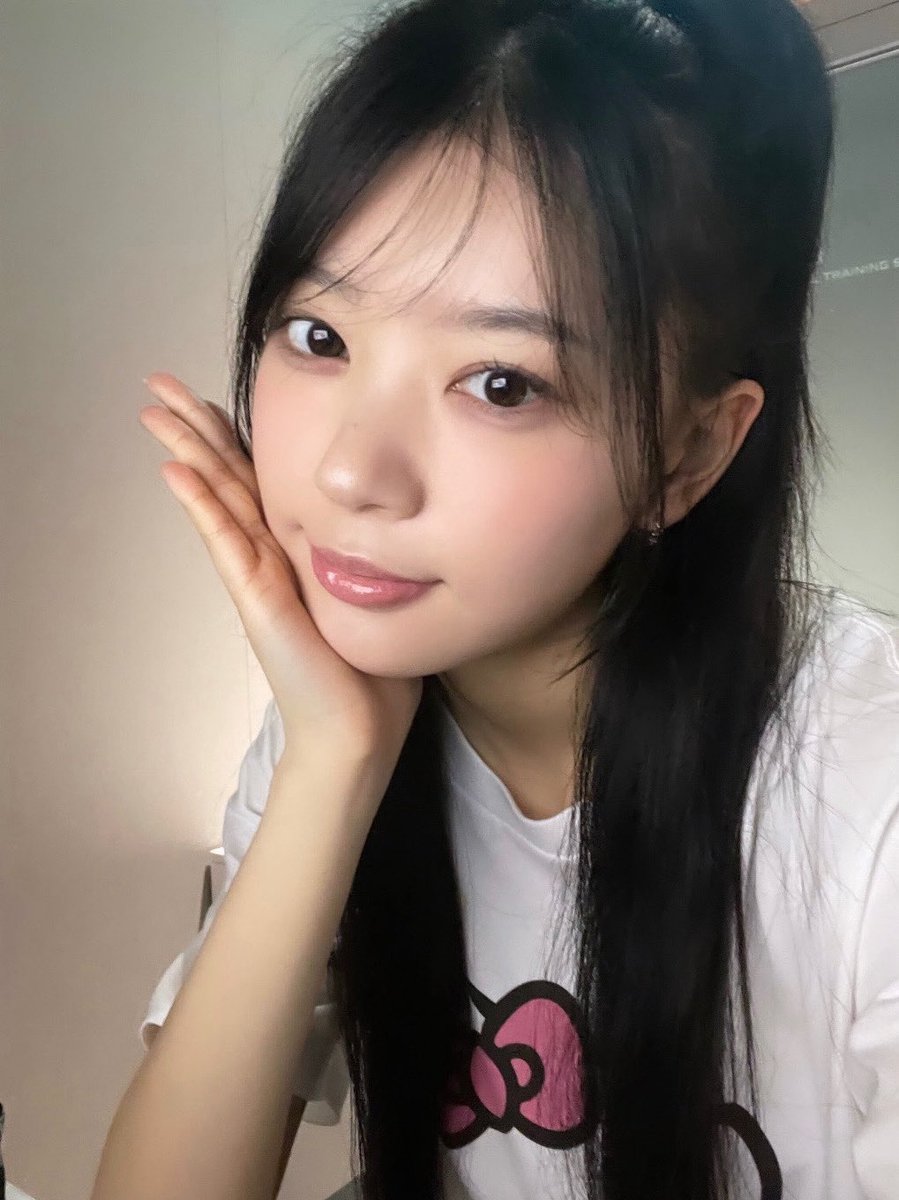 AgarthanMoka's tweet photo. Oh Moka, the Japanese woman you are! https://t.co/IGzjdi5b7K
