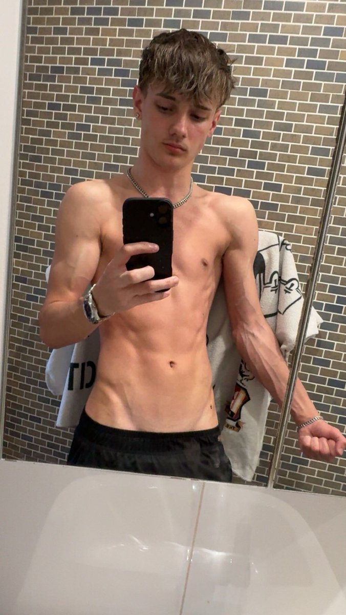 joeykaskey_'s tweet photo. Im new here say hi in comment 😈#fitnesss https://t.co/GunKV5eRqb