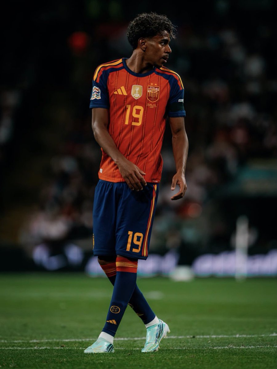 MesBlaugrana's tweet photo. LE PLUS GRAND JOUEUR DU MONDE https://t.co/RIcbwWMnl3
