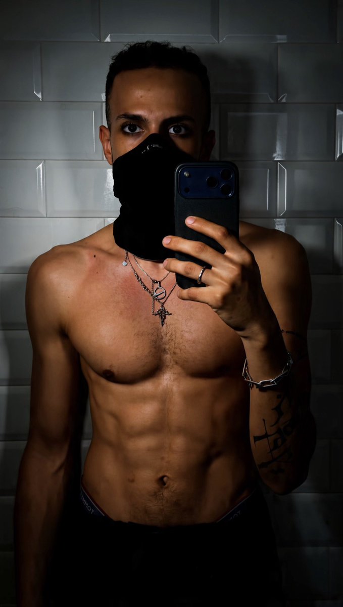 Meph1sx's tweet photo. 🖤🥀 https://t.co/CV7ZuA537L