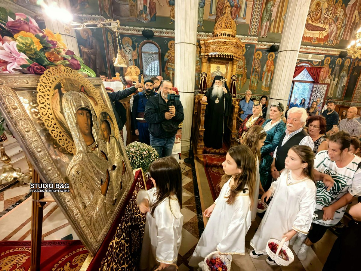 bougiotispress's tweet photo. ΜΕΓΑΛΗ ΕΥΛΟΓΙΑ ΓΙΑ ΤΗΝ ΑΡΓΟΛΙΔΑ - Η ΙΕΡΑ  ΕΙΚΟΝΑ ΤΗΣ ΠΑΝΑΓΙΑΣ ΑΠΟ ΤΑ ΙΕΡΟΣΟΛΥΜΑ ΣΤΟ ΝΑΥΠΛΙΟ
Στον Ιερό Ναό Ευαγγελιστρίας Ναυπλίου, με την ευλογία του Πατριάρχου Ιεροσολύμων κ. Θεοφίλου, πραγματοποιήθηκε υπό του Σεβασμιωτάτου Μητροπολίτου Αργολίδος κ. Νεκταρίου, η υποδοχή https://t.co/hfUKVm0lJe