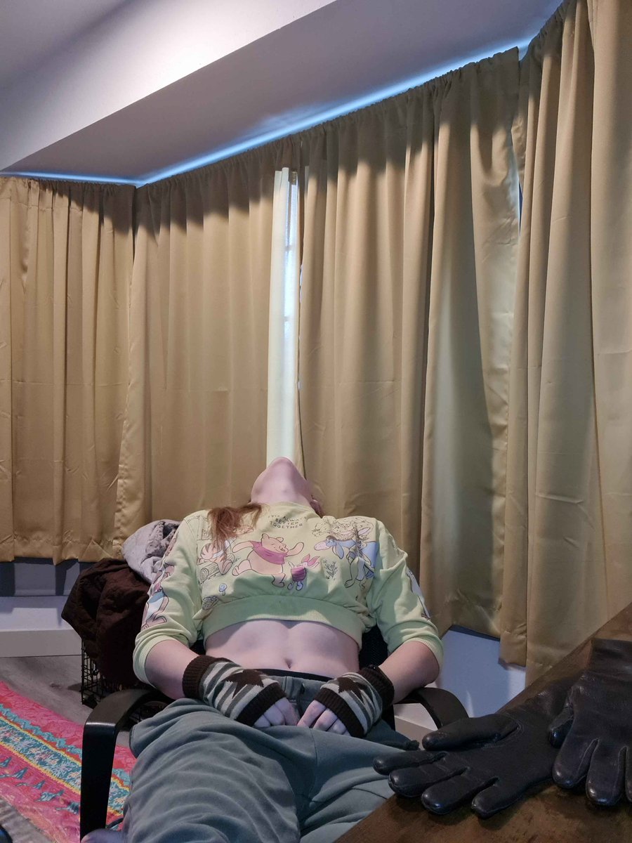 ShinyCriostal's tweet photo. Lazy 🦥, Comfy 🛏️, Rainy 🌦️, kind of day today....so lets squish some bugs! https://t.co/O6iXD0q685