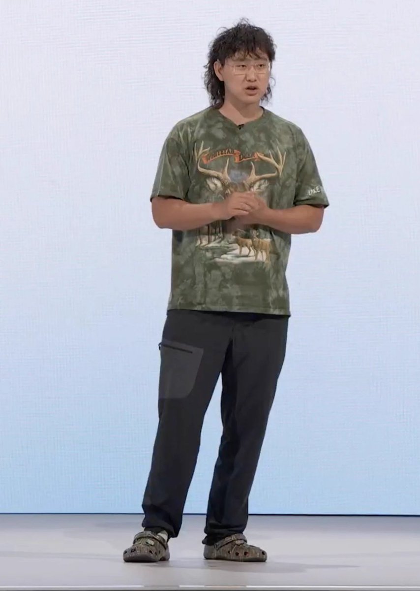 schwingularity's tweet photo. @AutismCapital And they copied the Asian hunter vibe, holy cow https://t.co/OKJbszIZDs